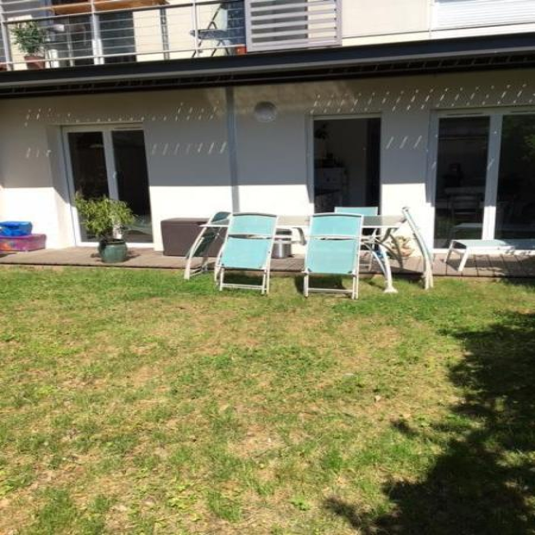 location CHAMPAGNE AU MONT D'OR, dans résidence calme et sécurisée