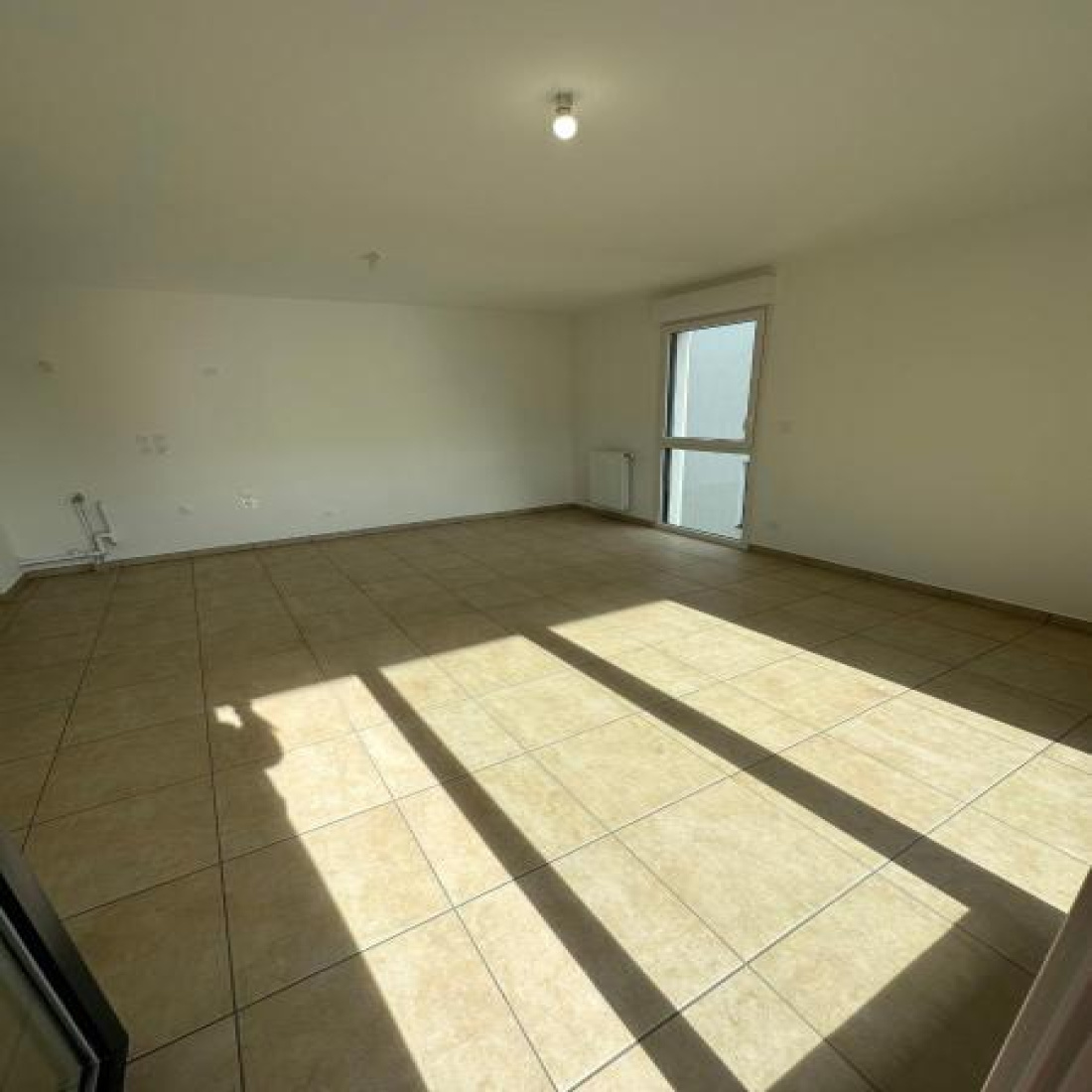 Image d'un saint priest, rue alfred de vigny, proche commerces ... à 747€ à saint-priest (69800)